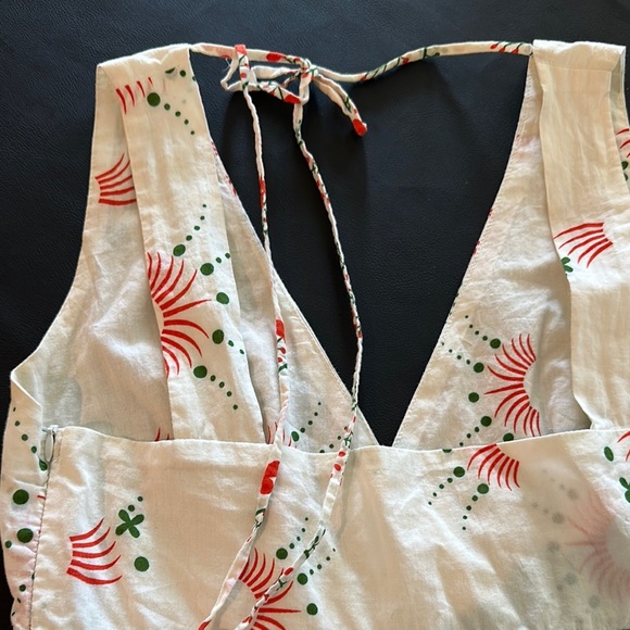 Floral V Neck Sleeveless Blouse - White, Green and Orange Vintage Floral Print - Picture 11 of 11